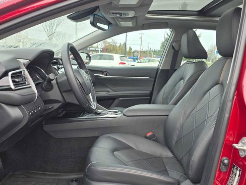 Certified 2018 Toyota Camry XLE image 24