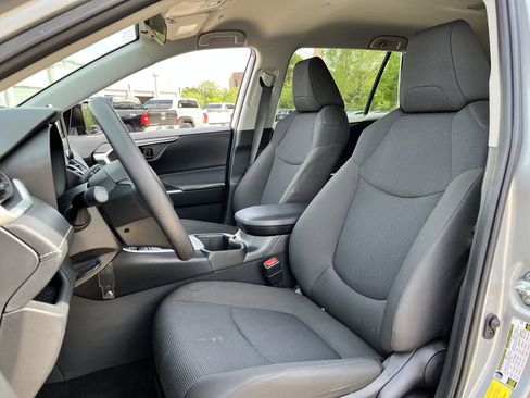Used 2024 Toyota RAV4 LE AWD/4WD image 27