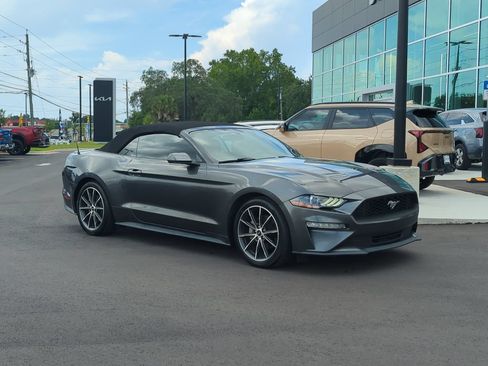 Used 2018 Ford Mustang Convertible w/ Equipment Group 101A RWD image 9
