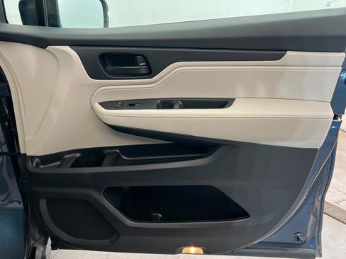 Used 2025 Honda Odyssey EX-L image 24