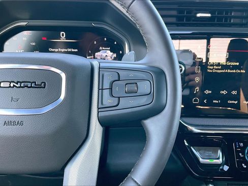 Used 2024 GMC Sierra 1500 Denali w/ Technology Package image 23