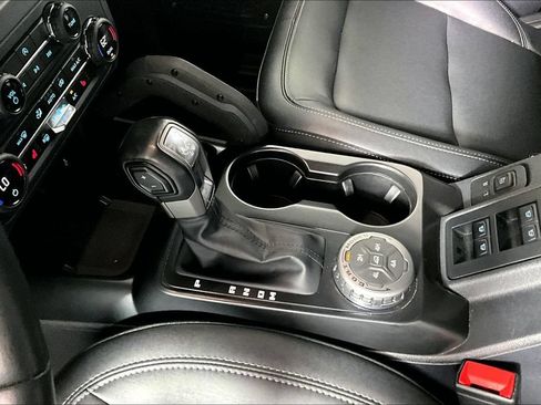 Used 2025 Ford Bronco Badlands AWD/4WD image 17