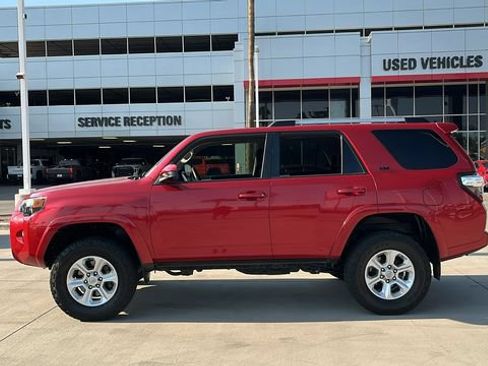 Used 2019 Toyota 4Runner SR5 RWD image 3