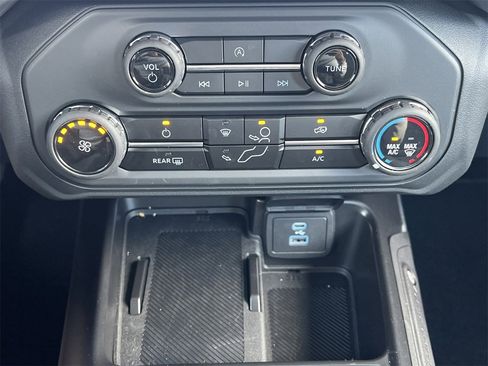 New 2025 Ford Bronco 4-Door image 6