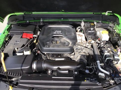 Used 2018 Jeep Wrangler Unlimited Sport S AWD/4WD image 38