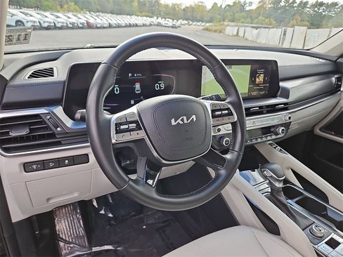 Used 2023 Kia Telluride S image 27