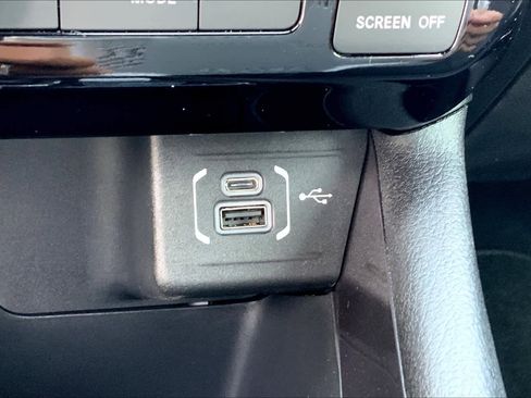 New 2025 Jeep Compass Latitude image 16