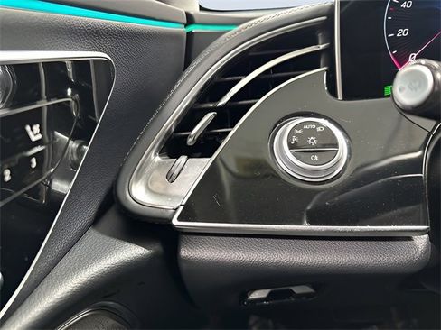 Used 2025 Mercedes-Benz E 350 4MATIC Sedan image 16