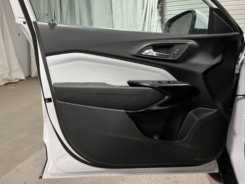 Used 2025 Chevrolet Trax LT image 20