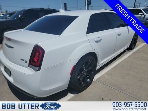 Used 2019 Chrysler 300 S RWD image 3