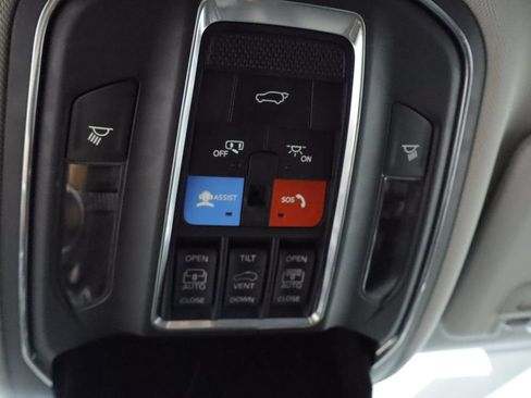 Certified 2023 Jeep Grand Cherokee Limited w/ Black Appearance Package AWD/4WD image 26
