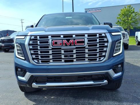 New 2026 GMC Yukon Denali w/ Denali Reserve Package AWD/4WD image 10
