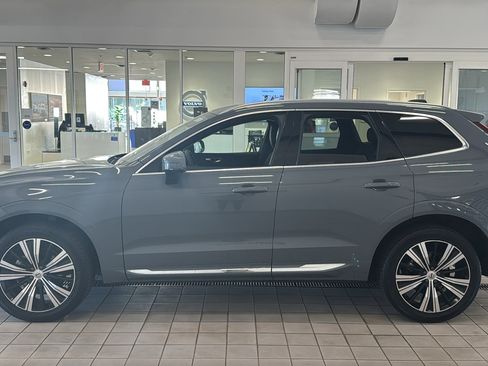 Used 2023 Volvo XC60 B5 Plus w/ Climate Package AWD/4WD image 8
