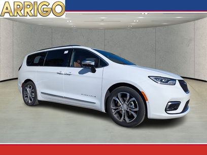 New 2026 Chrysler Pacifica Pinnacle w/ Trailer Tow Group