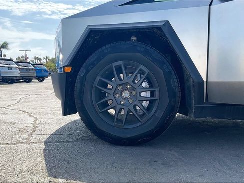 Used 2026 Tesla Cybertruck AWD Crew Cab image 3