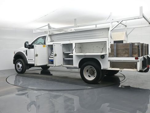 Certified 2021 Ford F450 XL w/ Power Equipment Group image 36