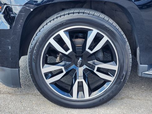 Used 2019 Chevrolet Suburban Premier AWD/4WD image 10