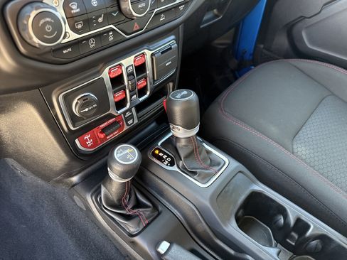 Used 2022 Jeep Wrangler Unlimited Rubicon w/ LED Lighting Group image 32