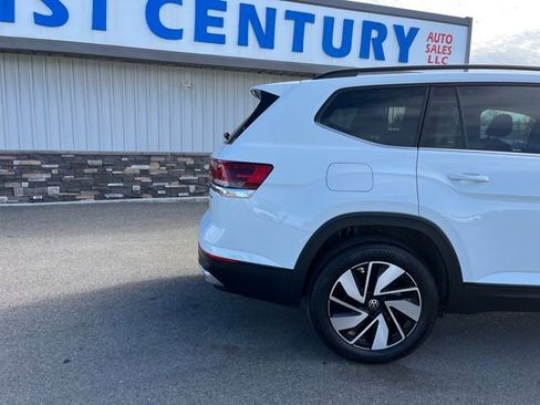 Used 2025 Volkswagen Atlas SE image 11