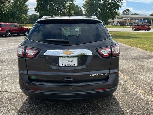 Used 2016 Chevrolet Traverse LT w/ Style and Technology Package image 6