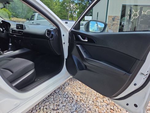 Used 2014 MAZDA MAZDA3 i Touring FWD image 22