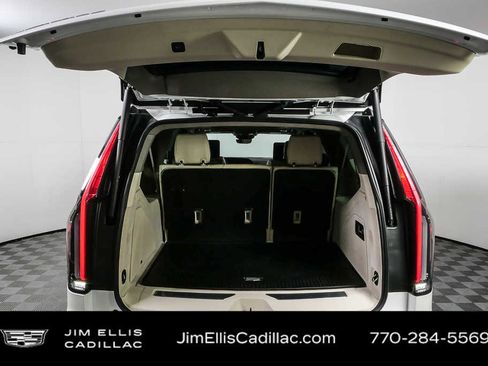 Used 2024 Cadillac Escalade ESV Sport Platinum w/ Heavy-Duty Trailer Package image 33