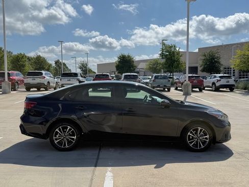 Used 2023 Kia Forte LXS FWD image 6