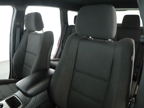 Used 2019 Jeep Grand Cherokee Laredo AWD/4WD image 4