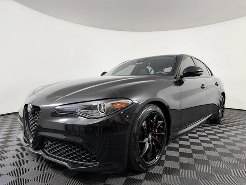 Used 2023 Alfa Romeo Giulia Sprint RWD image 3