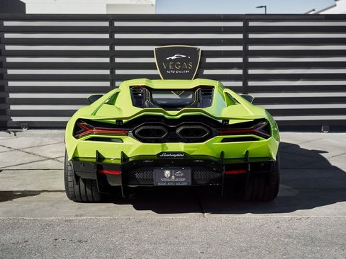 Used 2025 Lamborghini Revuelto image 24