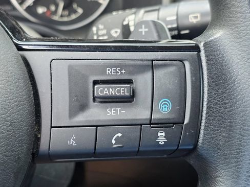 Used 2023 Nissan Rogue SV FWD image 22