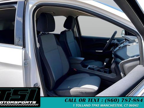 Used 2017 Ford Escape SE AWD/4WD image 7