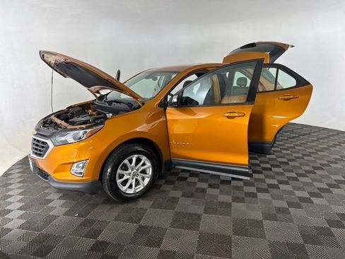 Used 2018 Chevrolet Equinox LS FWD image 12