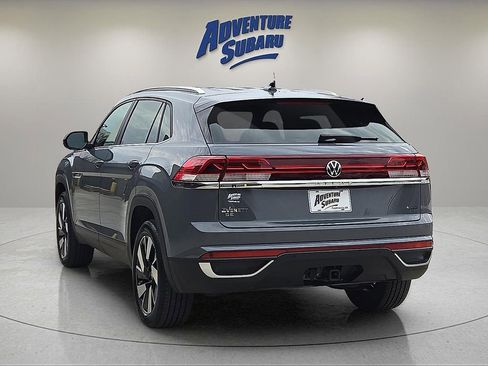 Used 2024 Volkswagen Atlas Cross Sport SE image 5