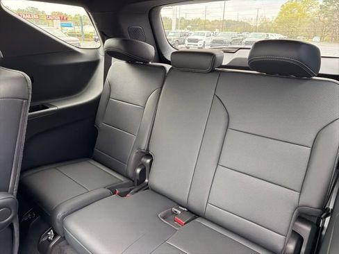 New 2026 Chevrolet Traverse LT w/ Sun and Wheel Package FWD image 23