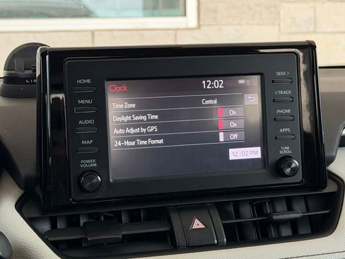 Used 2019 Toyota RAV4 XLE w/ Convenience Package FWD image 17