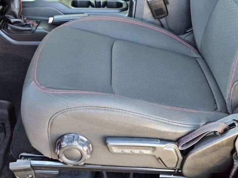 Used 2021 Jeep Wrangler Rubicon image 12