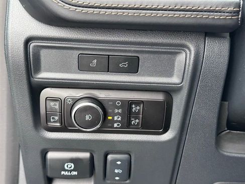 Used 2023 Ford Expedition Max Platinum image 17