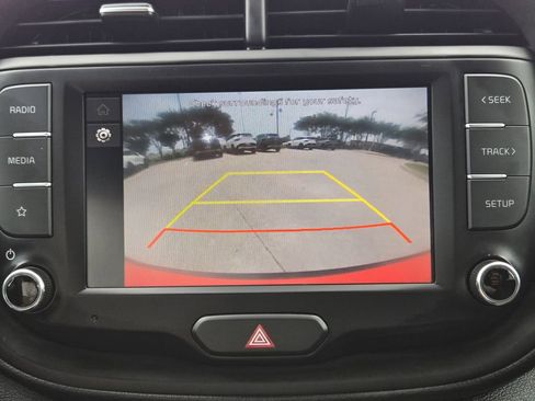 Used 2023 Kia Soul LX FWD image 7