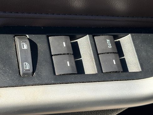 Used 2012 Ford Edge Limited image 8