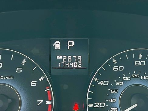 Used 2010 Subaru Outback 2.5i Limited w/ Popular Equipment Group 2A image 25