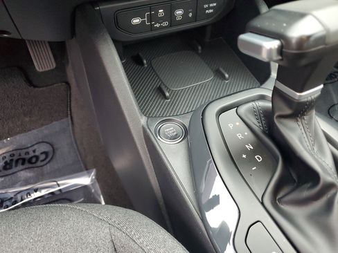 Used 2025 Kia K4 EX image 24