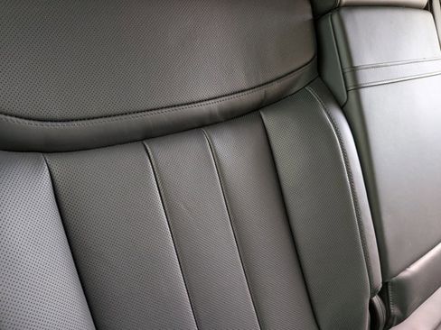 Certified 2024 Land Rover Range Rover Long Wheelbase SE image 19