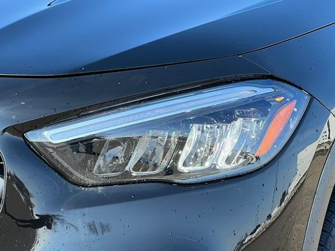 Used 2025 Mercedes-Benz GLA 250 4MATIC image 41