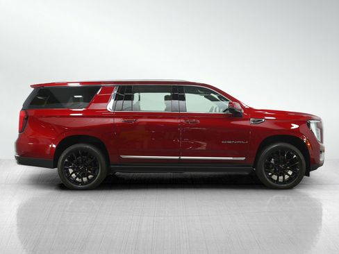 Used 2025 GMC Yukon XL Denali w/ Sun & Power Step Package AWD/4WD image 6