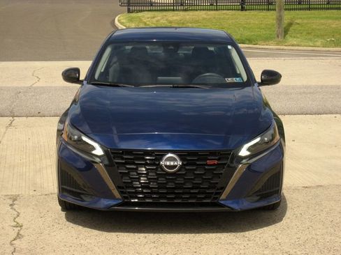 Used 2024 Nissan Altima 2.5 SR FWD image 5