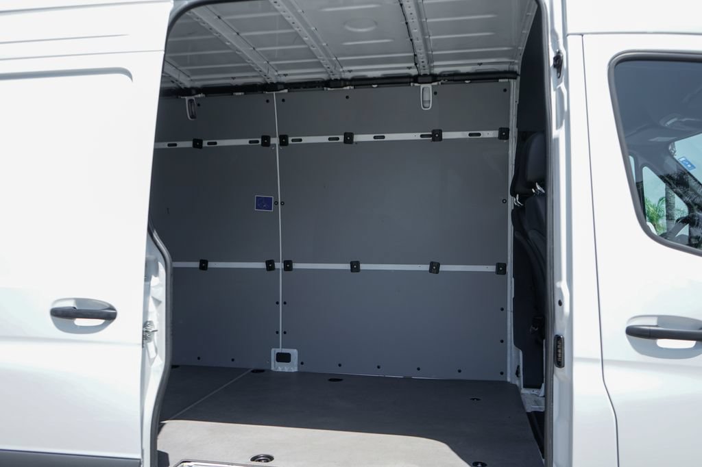 Used 2024 Mercedes-Benz Sprinter 2500 w/ Acoustic Package image 14
