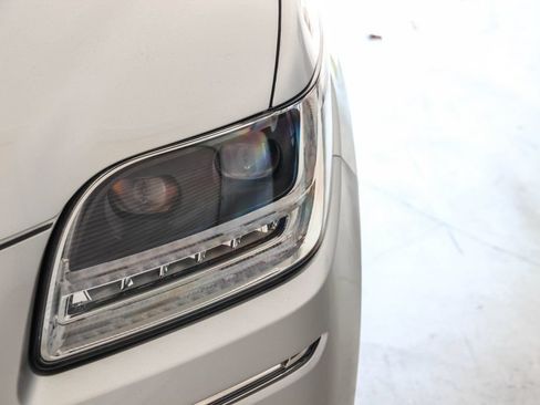 Used 2019 Lincoln Navigator Select w/ Technology Package RWD image 9