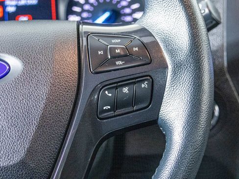 Used 2019 Ford Explorer XLT image 34