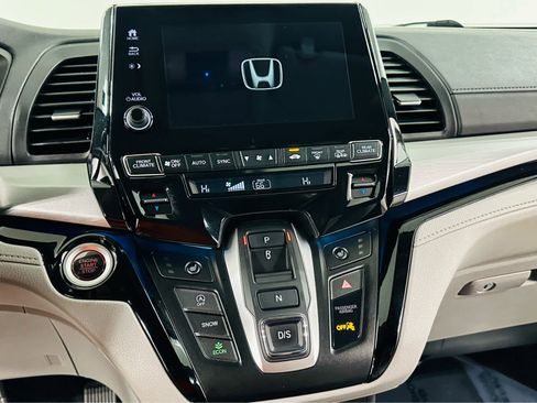 Used 2023 Honda Odyssey Touring image 11